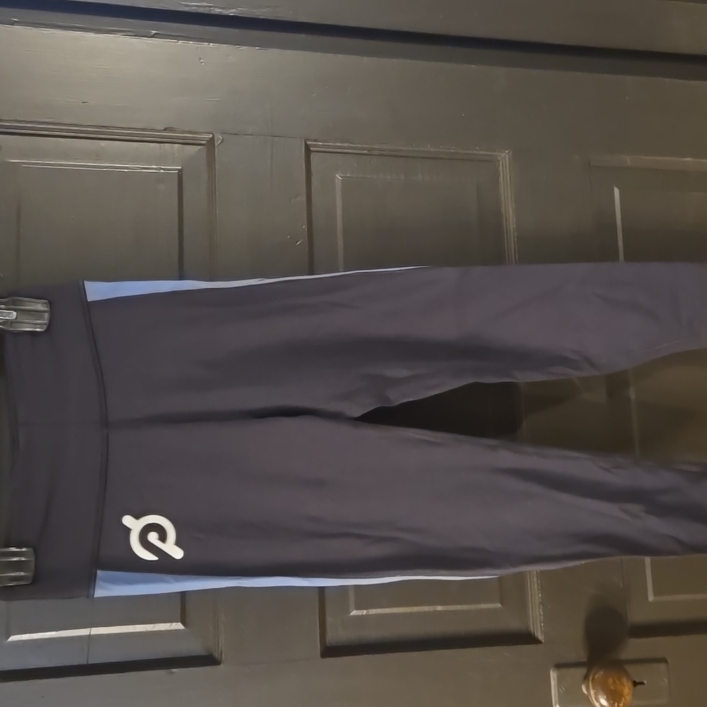 Peloton leggings size medium